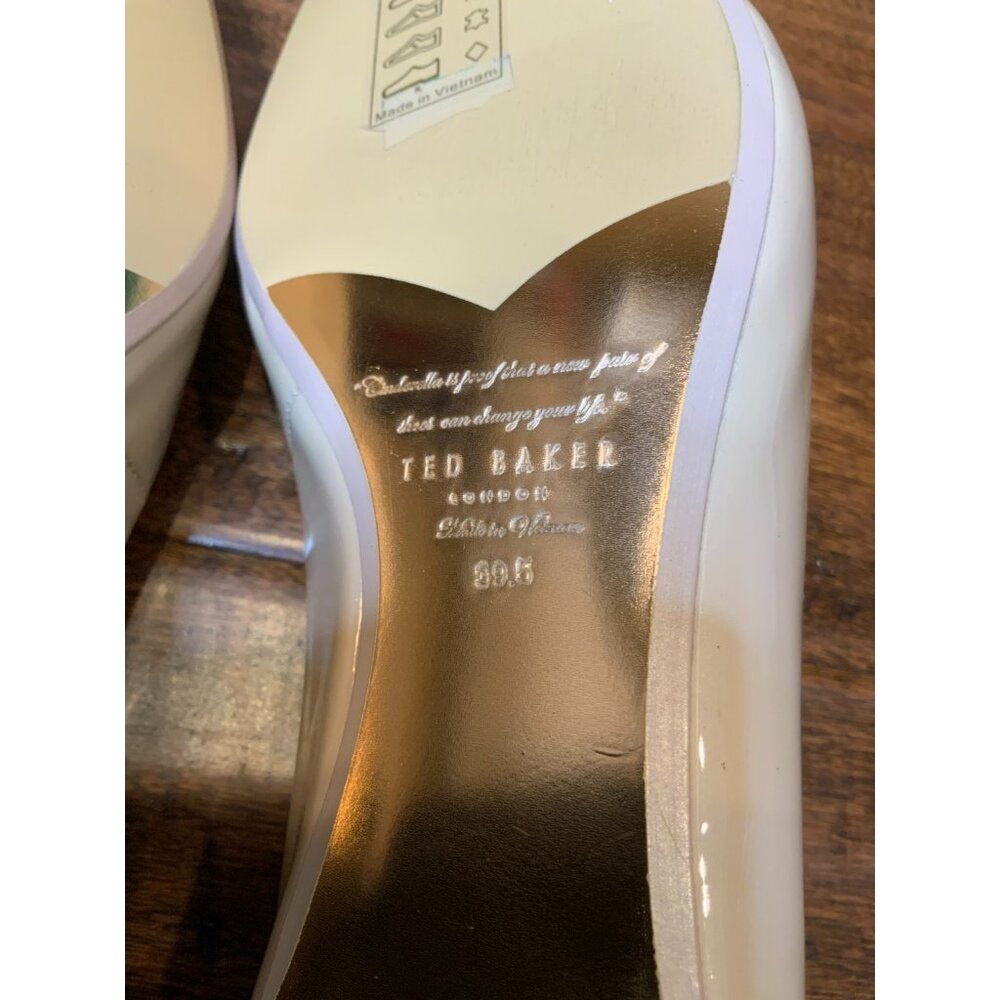Ted Baker Pale Pink Patent Leather Dabih V2 Cutout Pointed Toe Flats, Size 39.5 - Picture 8 of 8